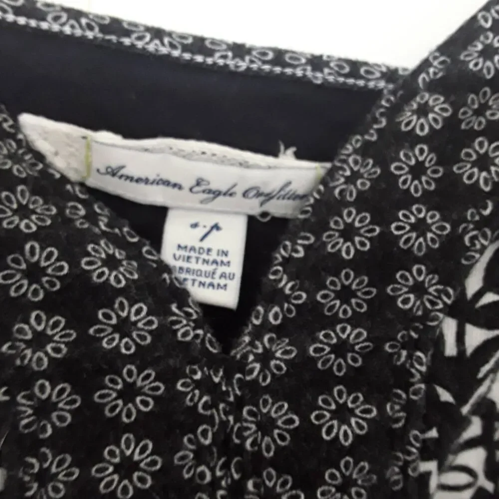 SMALL/ PETITE AMERICAN EAGLE OUTFITTER TOP